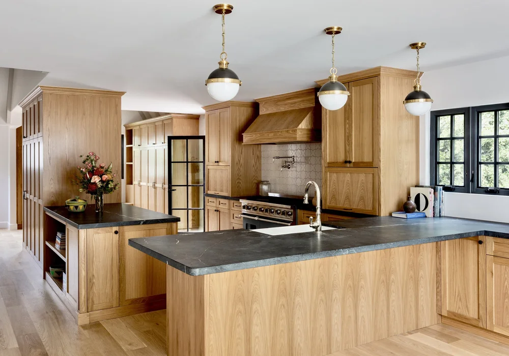 Moreno Highlands Tudor, traditional renovation by interior designer Tracey Gallacher (view 8 of 12)
