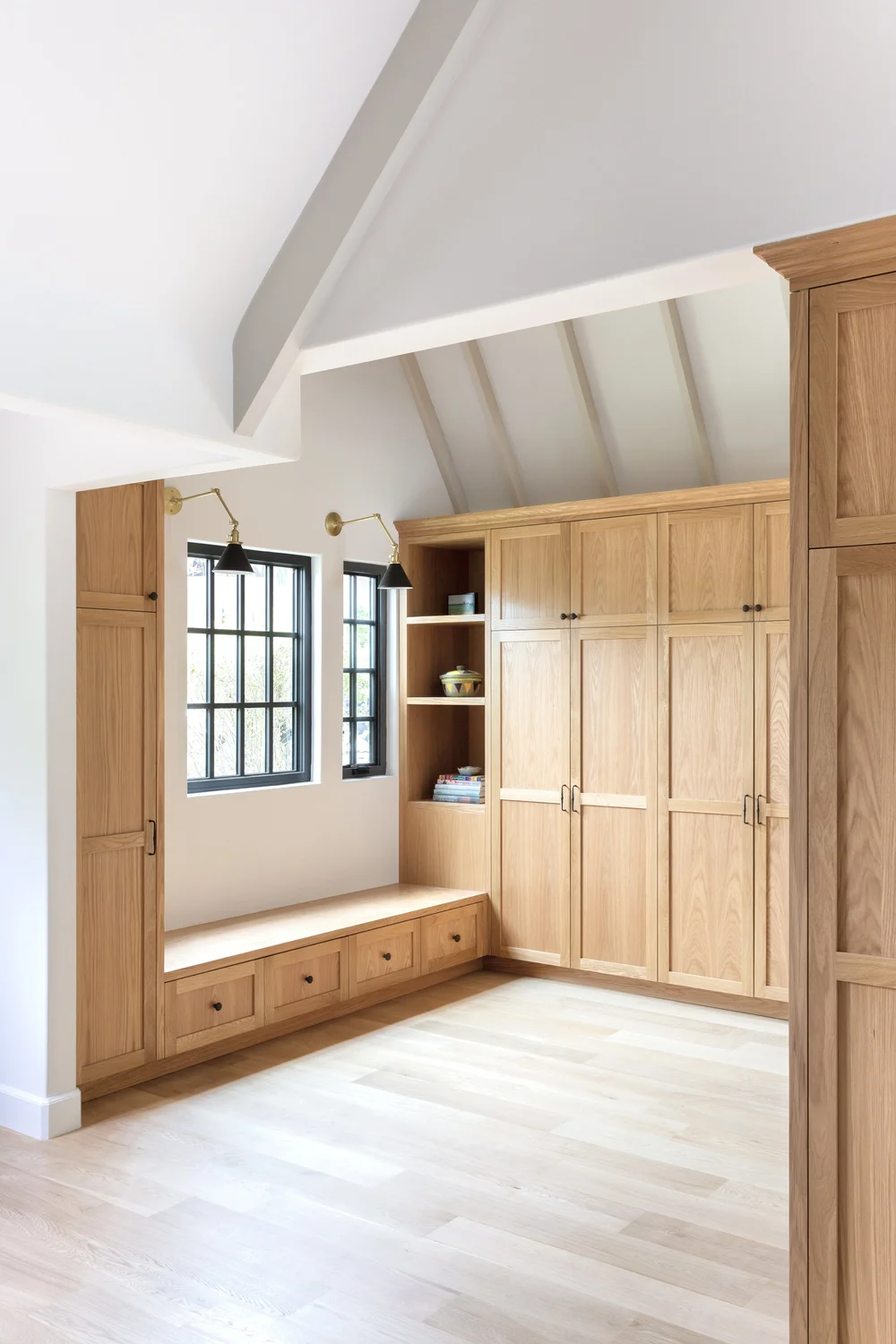 Moreno Highlands Tudor, traditional renovation by interior designer Tracey Gallacher (view 4 of 12)